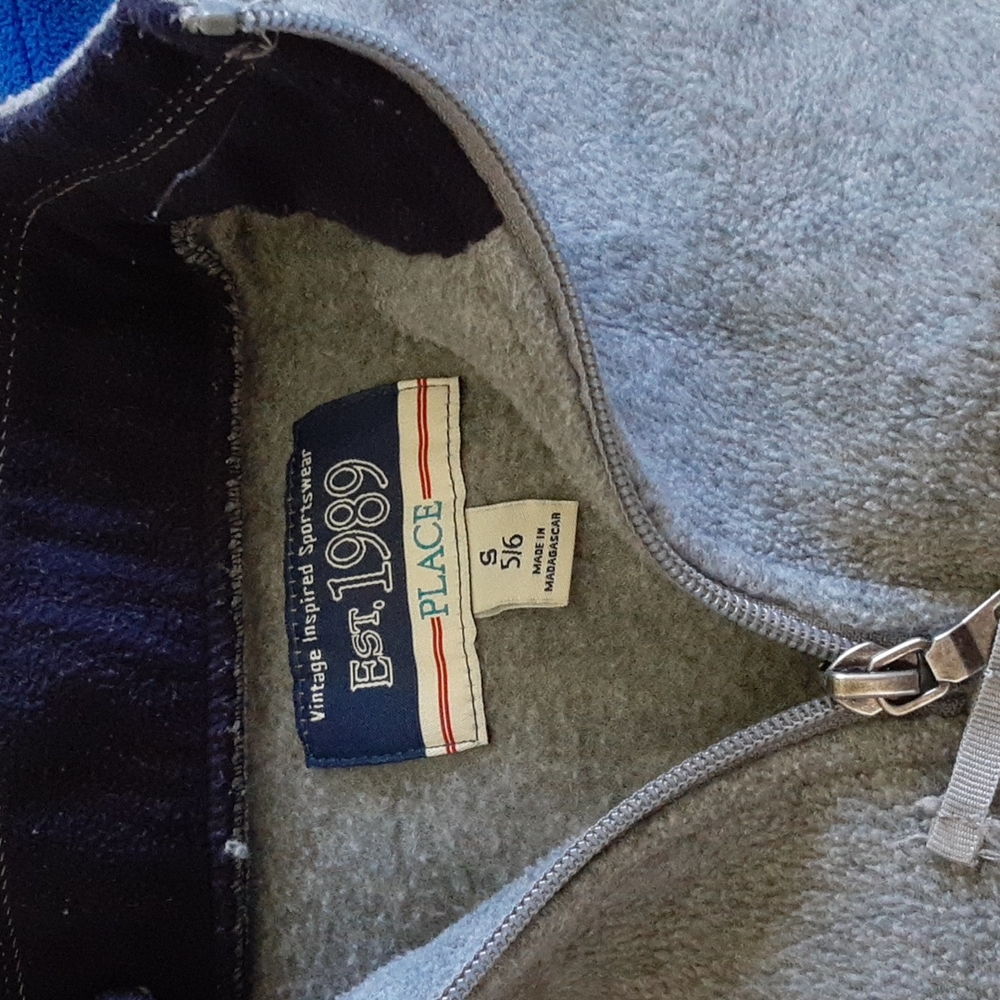 Set of 2 fleece pullovers size small 5/6 - Picture 3 of 6